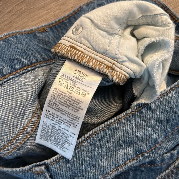 Old Navy Extra High Waisted Sky Hi Wide Leg Cargo Jeans 4 - Picture 5 of 5